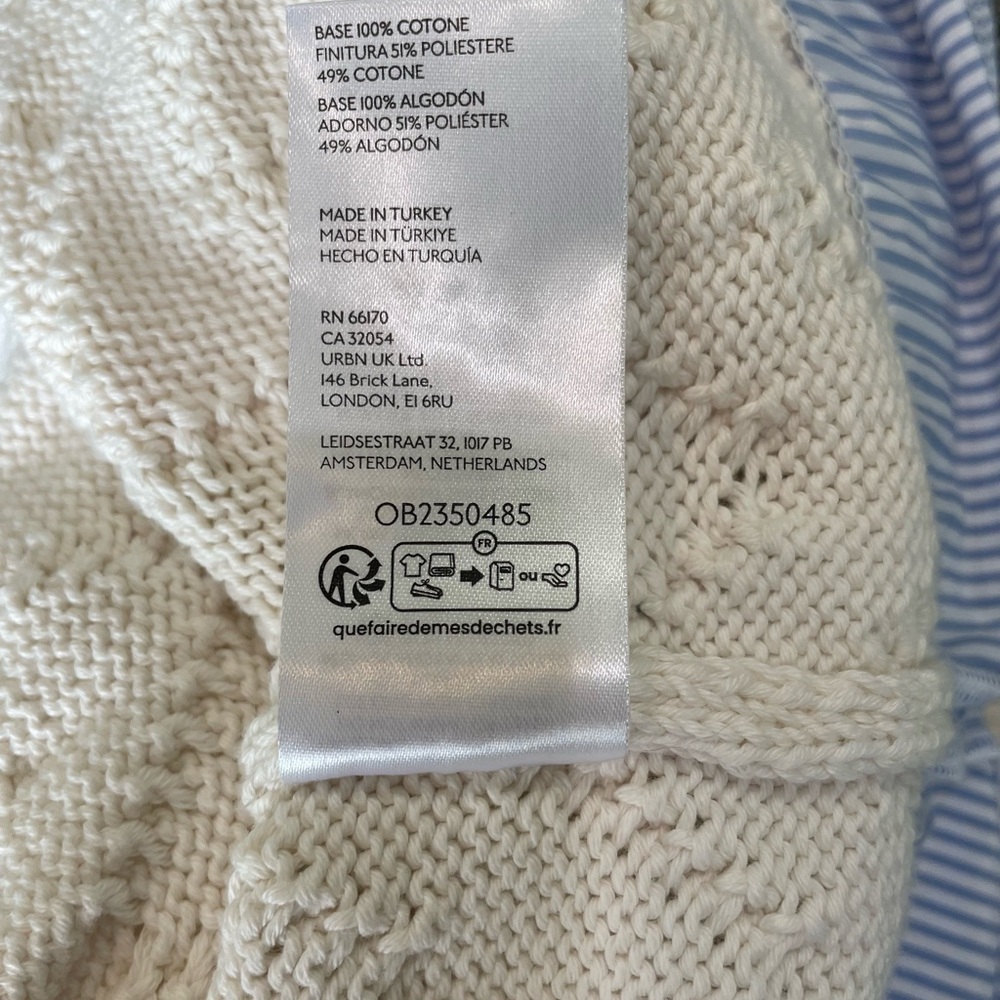Pilcro Anthropologie Twofer Cable Knit Cream Sweater Blue & Red Stitching Medium - Picture 7 of 7